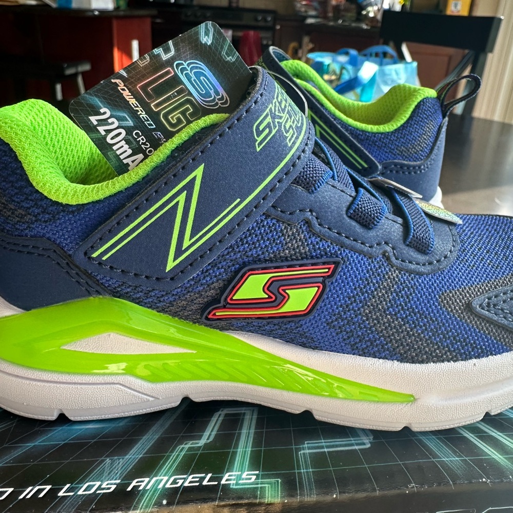 BRAND NEW Toddler Sketchers Sneakers